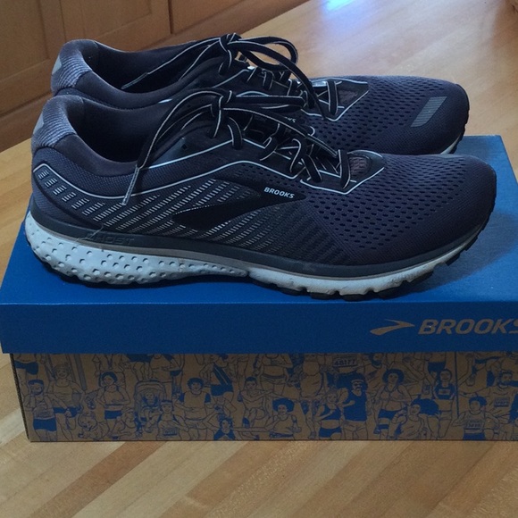 Brooks Other - Men’s Brooks Ghost 12 dark blue barely worn